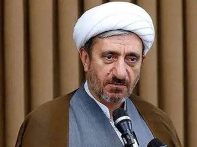 پایبندی به مبنای انقلاب، حلال تمام مشکلات خواهد بود