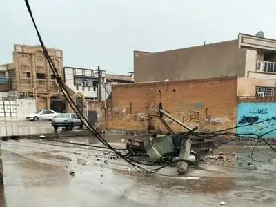 یک دستگاه ترانسفورماتور در اهواز سقوط کرد