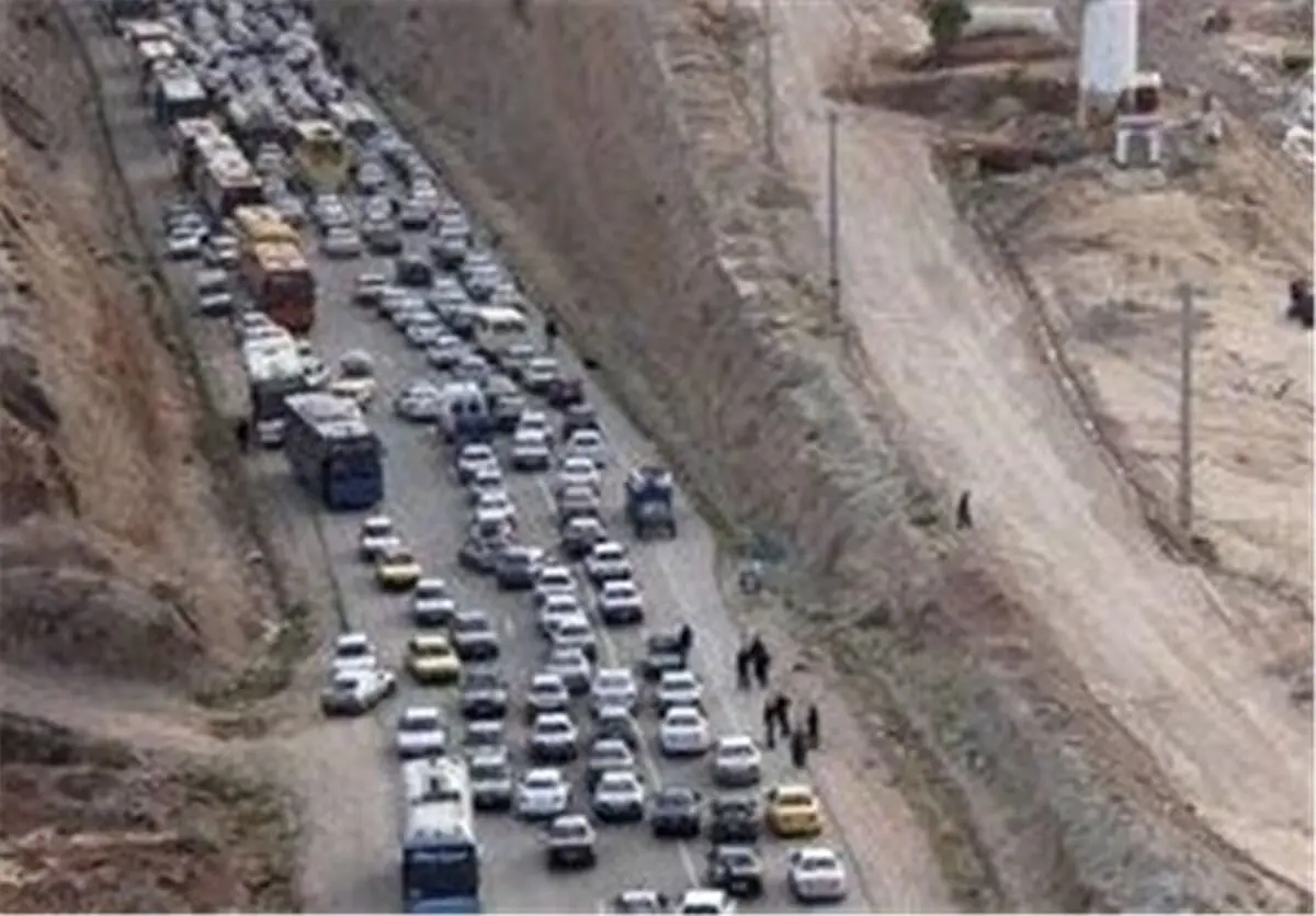 ترافیک پرحجم در محورهای رفت و برگشت ایلام به مهران/بارش باران در اکثر محورهای آذربایجان غربی