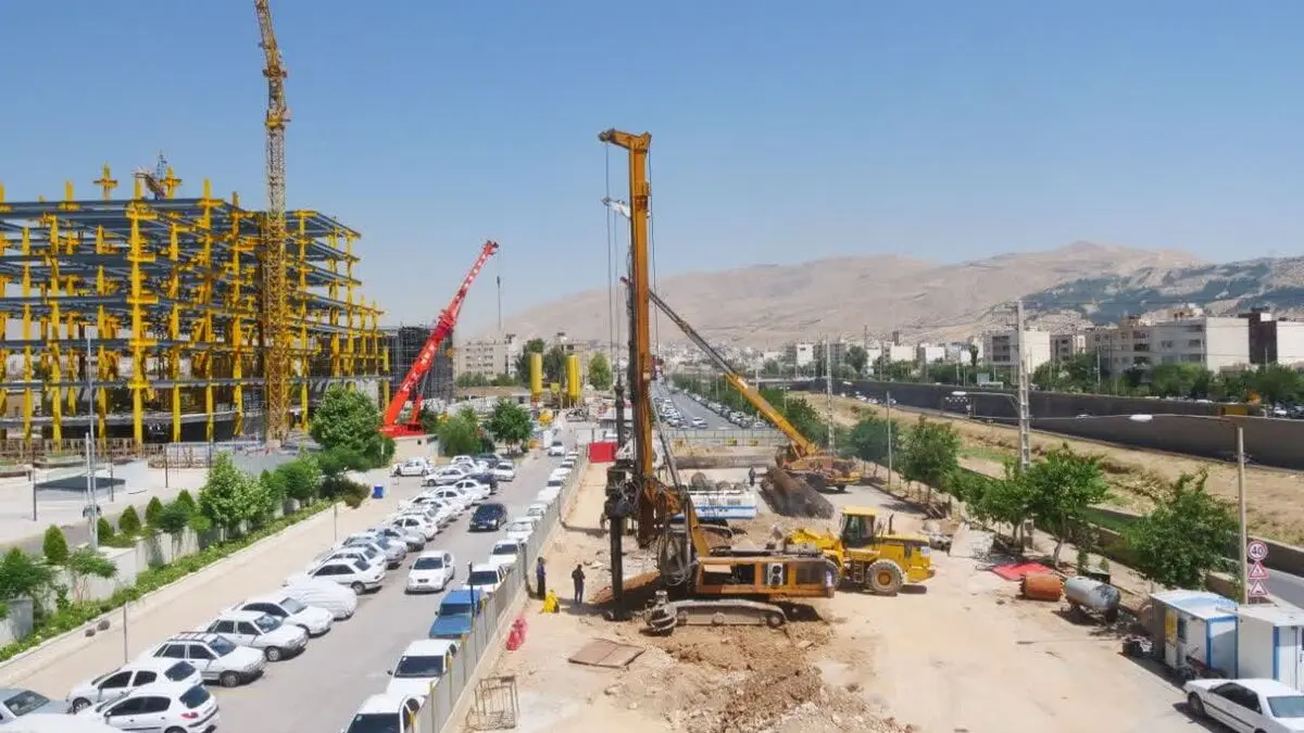 تلاش شبانه‌روزی در پروژه زیرگذر خیابان شهید پیشرو