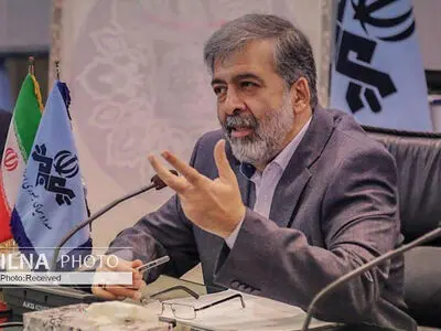 کارآفرینان باید مانند چهره‌های ماندگار تکریم شوند/ ثروتِ همه ثروتمندان از راه نامشروع بدست نیامده/ فضای مجازی بازارهای سنتی را با اختلال مواجه کرده است