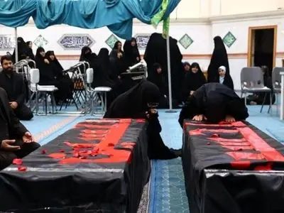 پیکر همسر و فرزند اسماعیل سقاب در مشهد تشییع شد