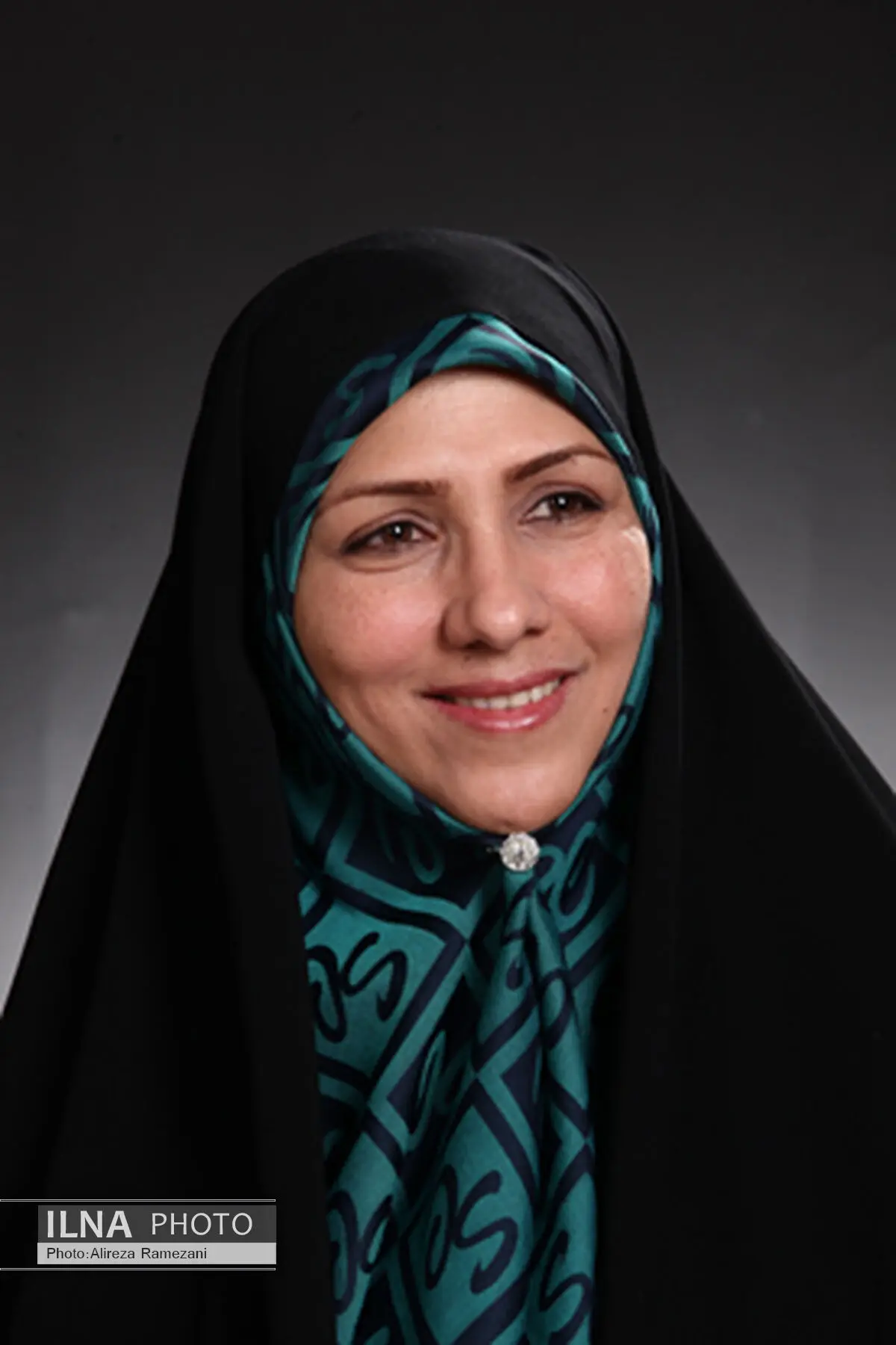 حل مشکلات اقتصادی نیازمند سه مولفه اصلی است