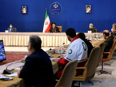 مسابقات ورزشی با حضور محدود تماشاگران و رعایت شیوه‌نامه‌های بهداشتی برگزار شود/ اعضای ستاد کرونا و متخصصان با طرح نظرات شخصی جامعه را ملتهب نکنند