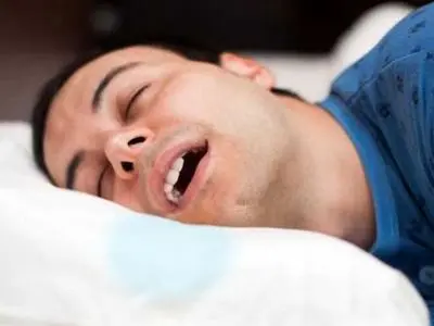 10 دلیل اصلی ریزش آب از دهان هنگام خواب