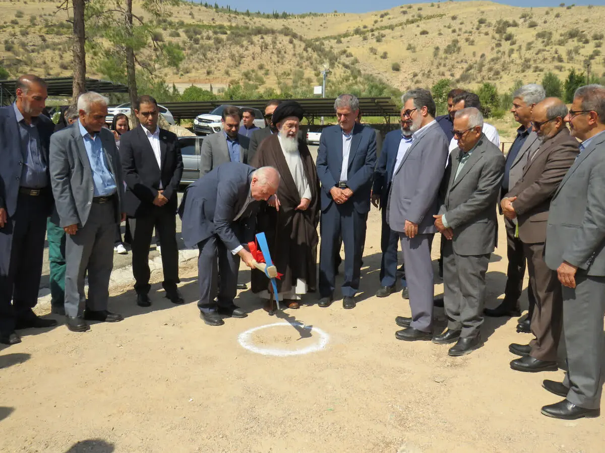 مرکز جدید خدمات درمانی در کنار بیمارستان مادر و کودک غدیر کلنگ خورد
