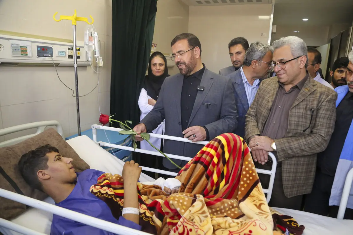  برخورد قاطع با مقصران حادثه واژگونی اتوبوس فیروزآباد - کوار