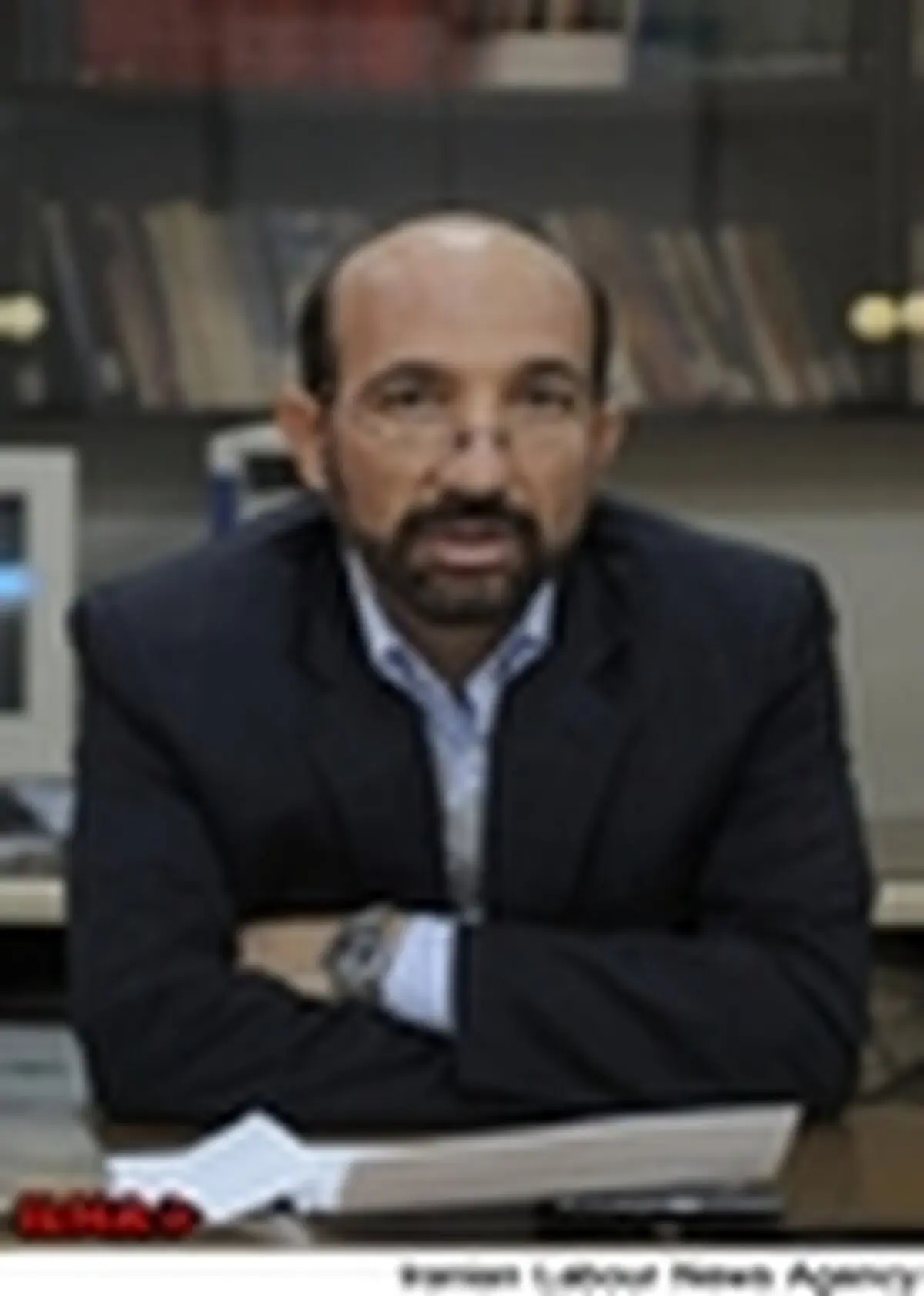 خودکشی تعارضات جامعه را صریح‌تر آشکار می‌‌کند