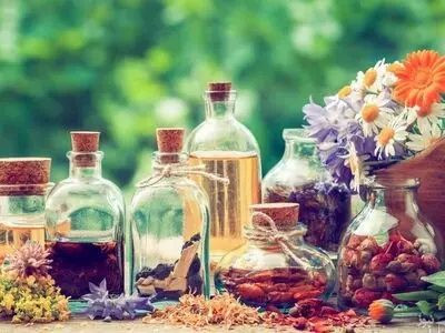 خواص انواع عرقیات گیاهی + اینفوگرافیک