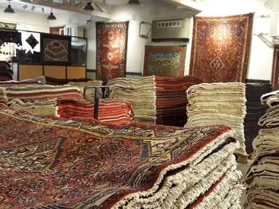 ادامه صادرات فرش به واسطه کشورهای ثالث/ هند، چین و مصر اصلی‌ترین رقبای ایران