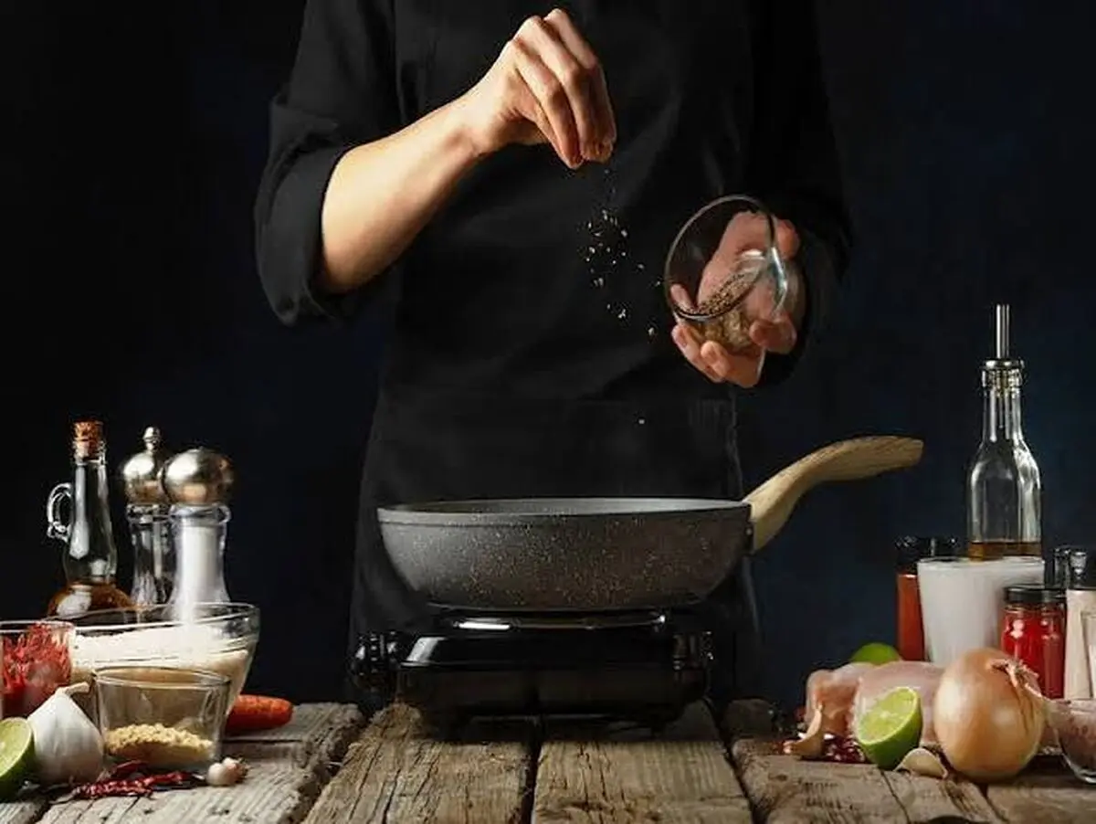 برای رفع تلخی غذا چه باید کرد؟