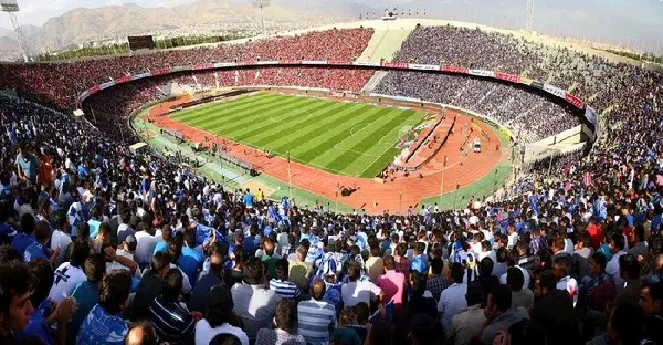 ماجرای چمن استادیوم آزادی قبل از بازی پرسپولیس(ویدیو)