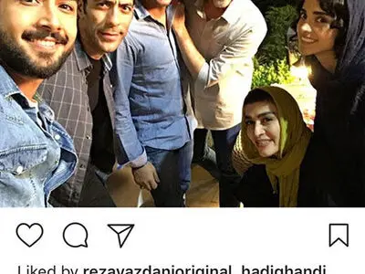 سلفی دسته جمعی بازیگران معروف فیلم سینمایی «بالن»/ عکس