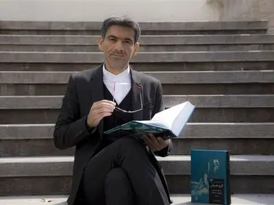 مراسمی برای کتاب «گروه هنر ملی» با سخنرانی نصرت پرتوی 