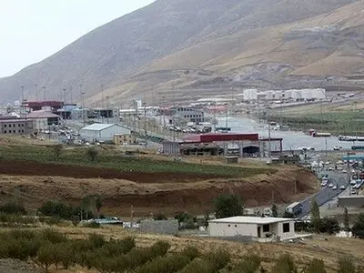 Iraqi Kurd officials worried about Iran shutting borders