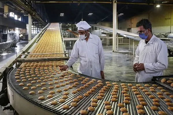 چندین ماه معوقات مزدی کارگران صنایع غذایی کیوان/ نگران آینده هستیم