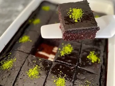 طرز تهیه کیک خیس شکلاتی، عصرانه‌ای جذاب و خوشمزه