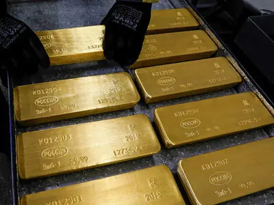 الذهب یبلغ مستوى تاریخیا فی ظل هبوط الدولار
