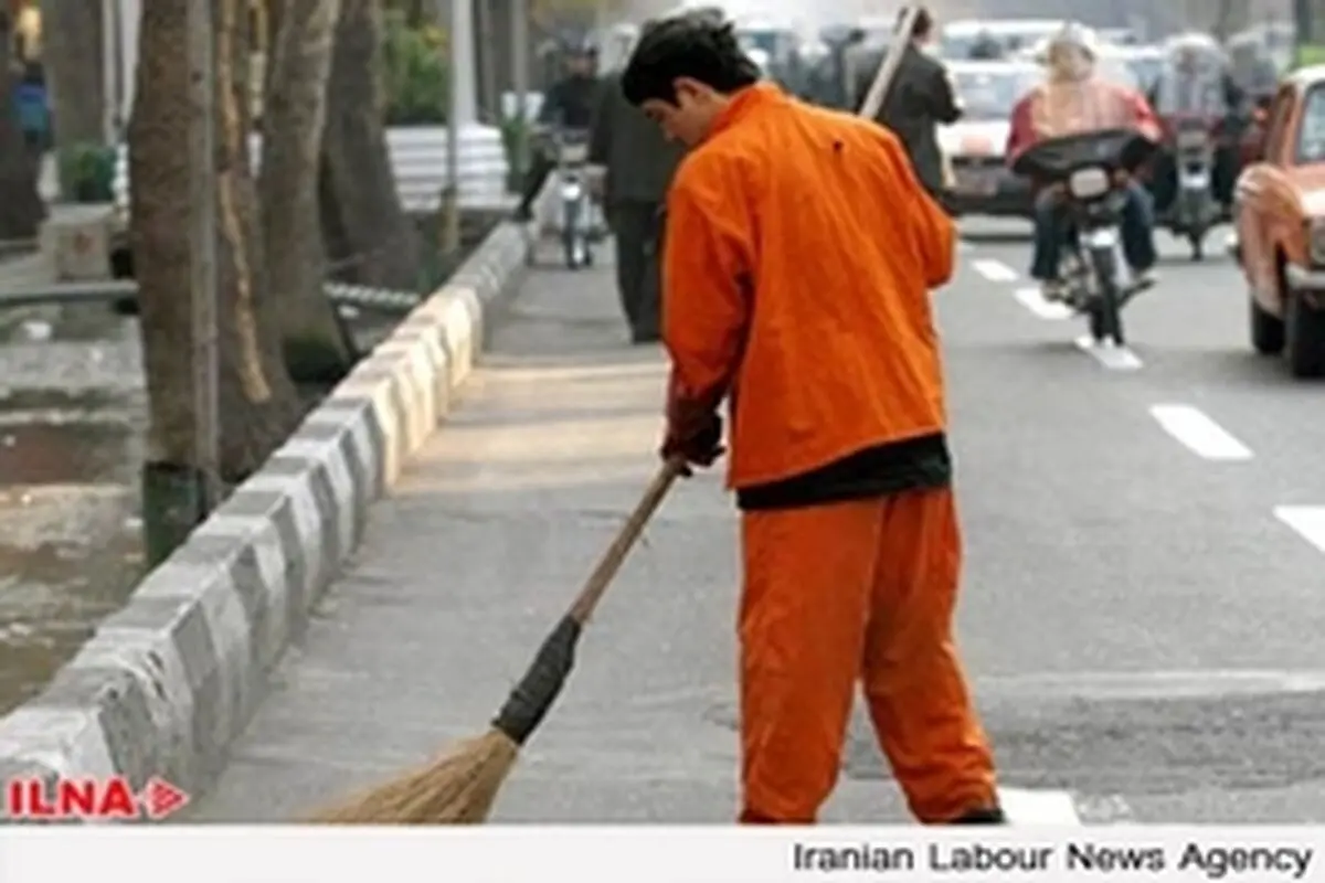 کارگران پیمانی شهرداری طبس خواستار حذف پیمانکار شدند
