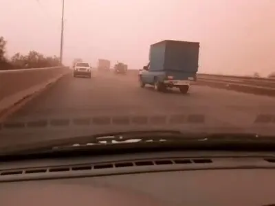هم اکنون طوفان شدید در جاده قم به اراک + فیلم