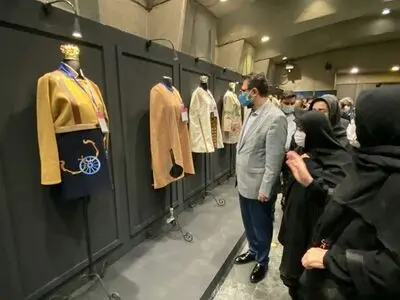 معاون هنری از دهمین جشنواره مد و لباس فجر بازدید کرد