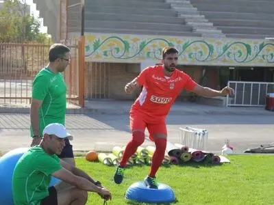 عشوری: با حضورم در تمرین جواب حاشیه‌سازها را دادم/ بعد از تعطیلات بازی می‌کنم