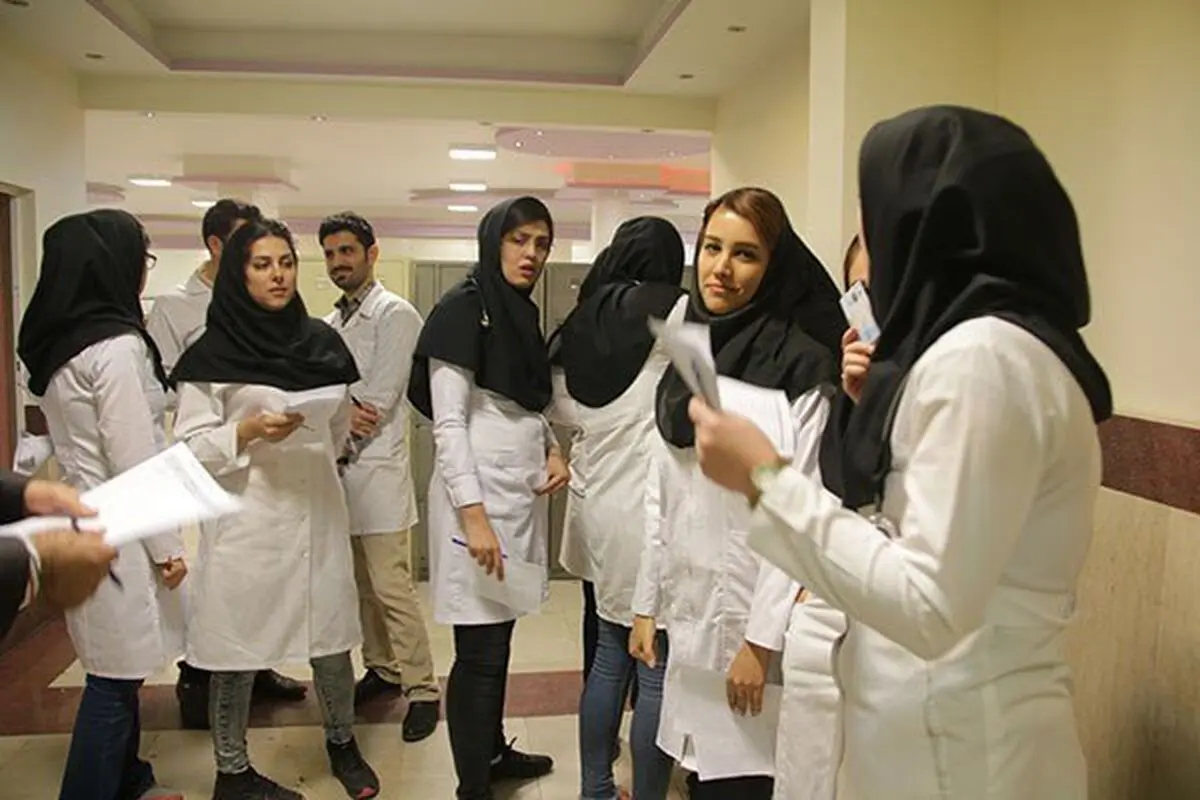 سفر 40 دانشجوی پزشکی قزوین به مناطق سیل زده لرستان 