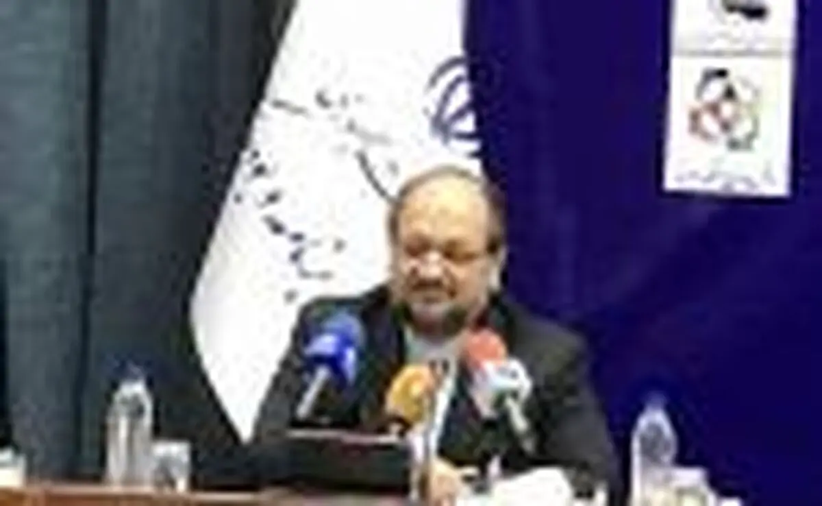 بازار پوشاک را راحت واگذار کردیم/ ١٢ میلیارد دلار پوشاک وارداتی از مبادی قانونی حقوق گمرکی نمی‌دهند