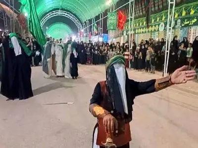 تئاتری که ۲۱ سال در مسیر پیاده روی زائران اربعین اجرا می‌شود