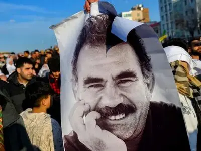 حزب العمال الكردستاني يعلن حل نفسه وإلقاء السلاح وإنهاء الصراع ضد تركيا