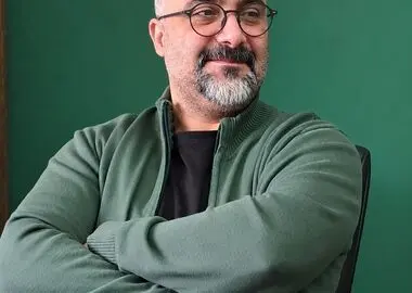 دبیر بخش سرزمین من معرفی شد

 