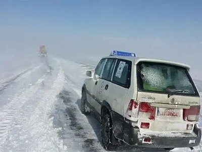 نجات مادر باردار در برف و کولاک سردشت