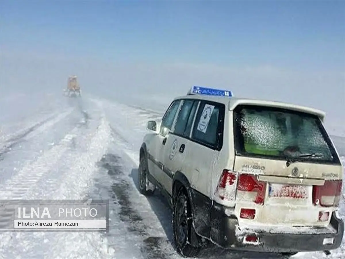 نجات مادر باردار در برف و کولاک سردشت