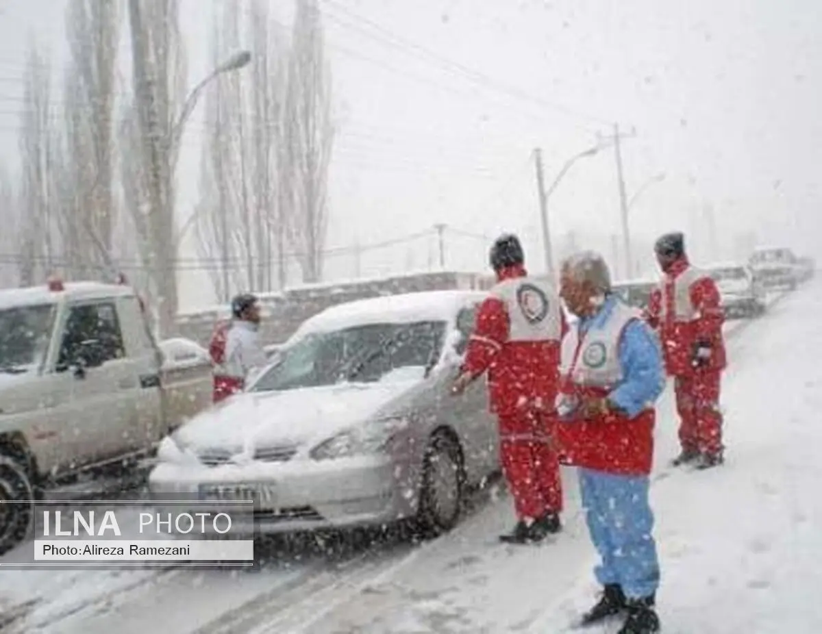 امدادرسانی به ۱۰۰۰ نفر در برف مانده/ رهاسازی ۱۹۰ خودرو
