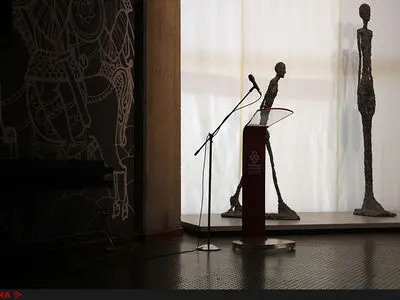 مجسمه‌های جاکومتی به داخل موزه منتقل شدند/تصویر مجسمه‌‌ای از موزه هنرهای معاصر بر اسکناس سوئیسی+عکس