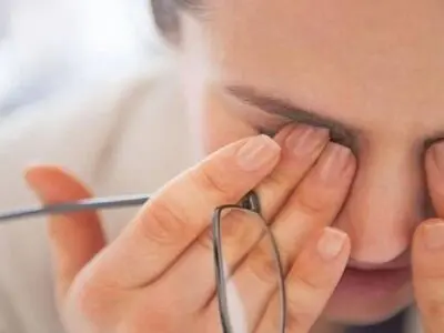 کم خوابی چه بلایی سر چشم ها می آورد