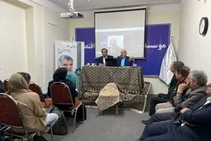 مراقب پیامدهای حمله به فولادسازان و پتروشیمی‌ها باشیم/ با بحران تقاضای موثر روبه‌رو هستیم