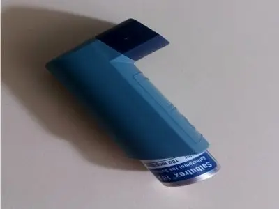 توزیع 5000 اسپری تنفسی سالبوتامول در استان مرکزی/واردات 500 هزار اسپری تنفسی به کشور انجام شد 