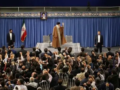 القائد: شبابنا سیشهد هزیمة امریکا وترکیع الصهاینة لا محالة 
