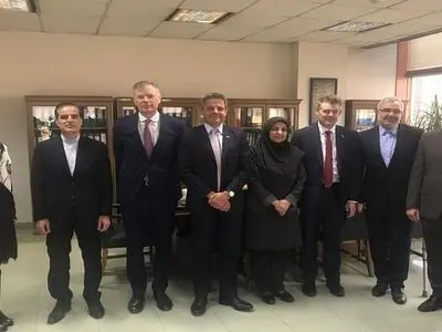 وفد بریطانی یبحث مع المرکزی الایرانی الآلیة المالیة الاوروبیة