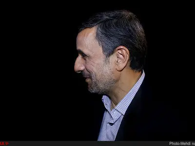 وقتی احمدی‌نژاد تلاش می‌کند صلح‌طلب به نظر برسد