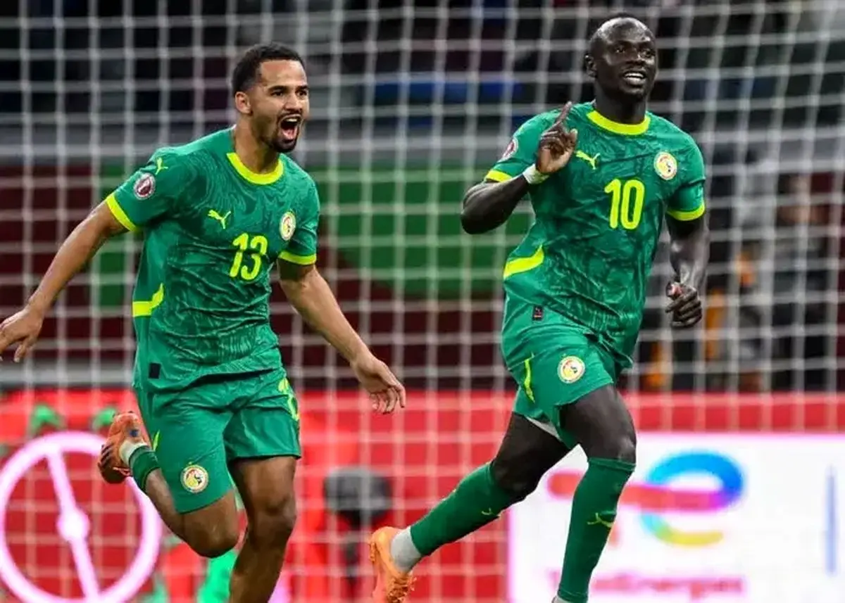 مانه، صلاح و یاران را به خانه فرستاد