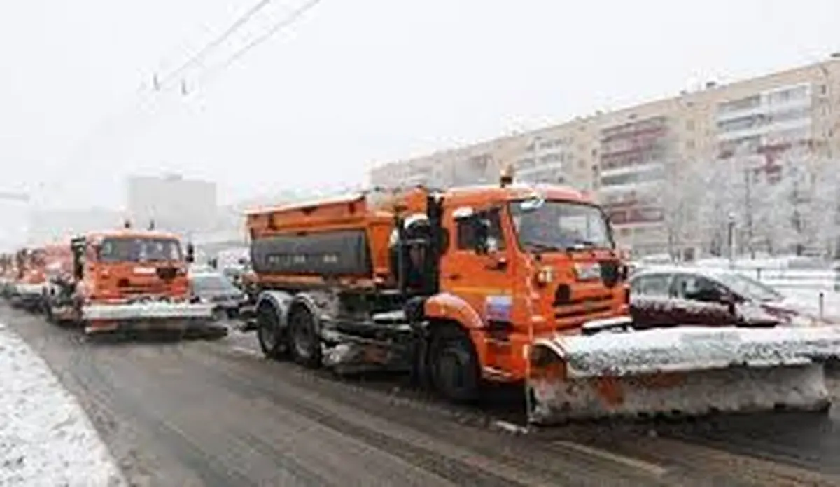 آماده‌باش مناطق ٢٢ گانه شهرداری در پی بارش برف/ استقرار هزار و ۳۵۰ ماشین برف‌روبی در پایتخت