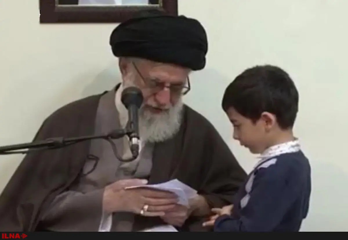 فیلم گفت‌وگوی جالب رهبرانقلاب با نوه ۵ساله شهید زنده‌دل 