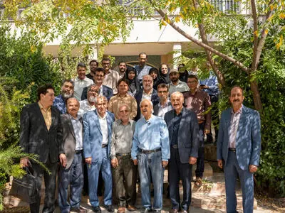 شفیعی کدکنی در جمع خانواده ادبیات فارسی دانشگاه شیراز/از دیدار با استادان تا زیارت آرامگاه شاعران