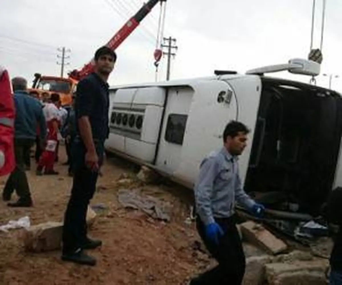 خواب آلودگی راننده عامل وقوع واژگونی اتوبوس شیراز    