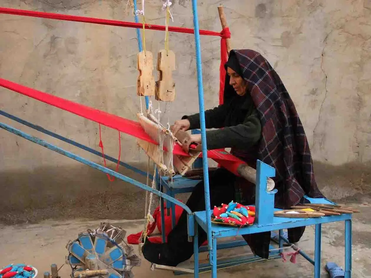 صدور ۷۳ مجوز مشاغل خانگی صنایع‌دستی در استان سمنان