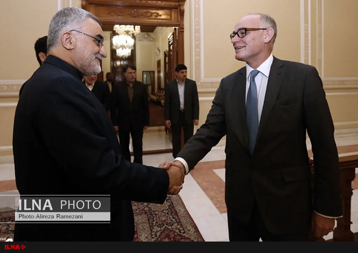 انتقاد از عدم صدور روادید برای اتباع ایرانی علیرغم بازگشایی سفارت انگلیس در تهران