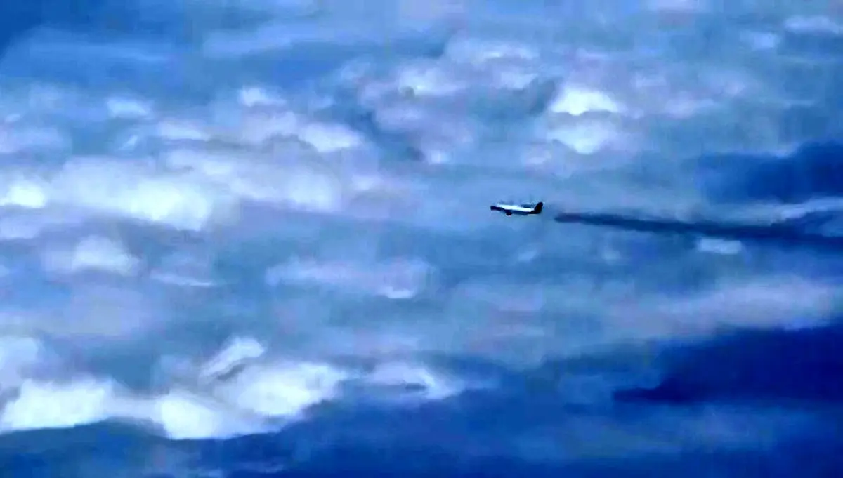 هواپیما در آسمان با این سرعت پرواز می‌کند + فیلم