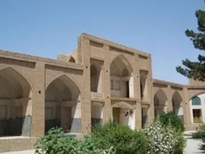 بخشی از مدرسه موسویه دامغان مرمت خواهد شد